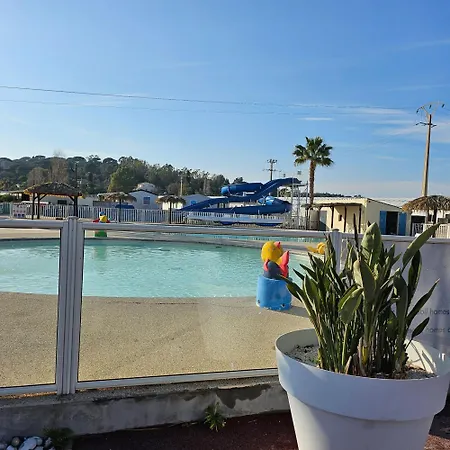 A Avec Piscine Ferienhaus Fréjus